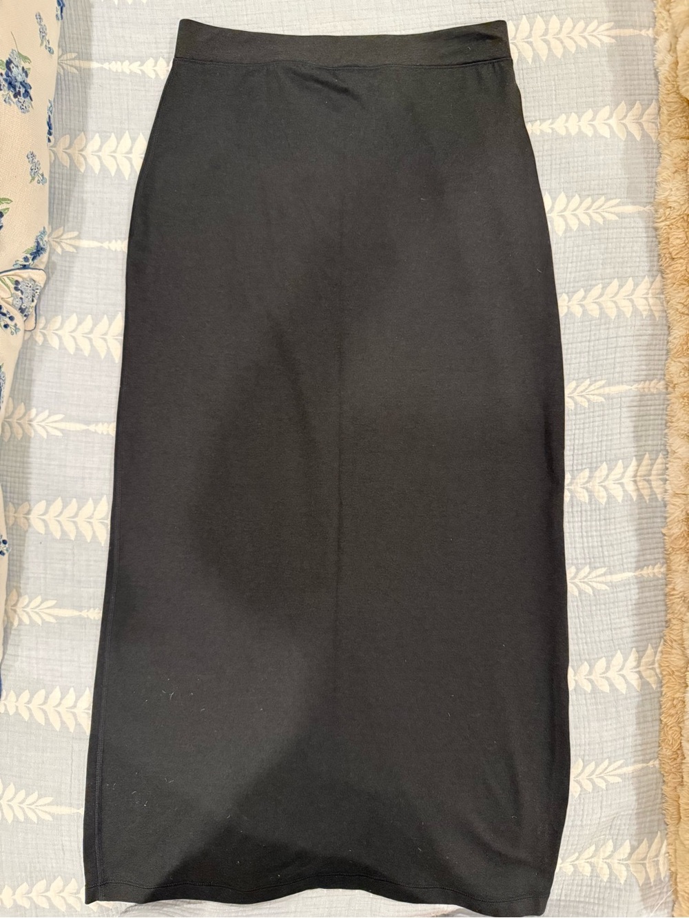 Vuori Black Pencil Skirt - Sleek Stretch Workwear